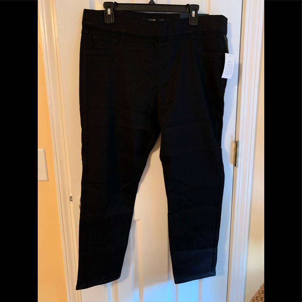 Avenue Butter Skinny Denim Jeans. NWT. Size 18P